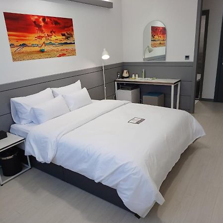 Hi& Hotel بيونجتايك المظهر الخارجي الصورة